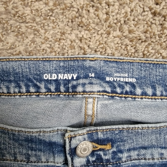 EUC Old Navy boyfriend jeans - Picture 2 of 2